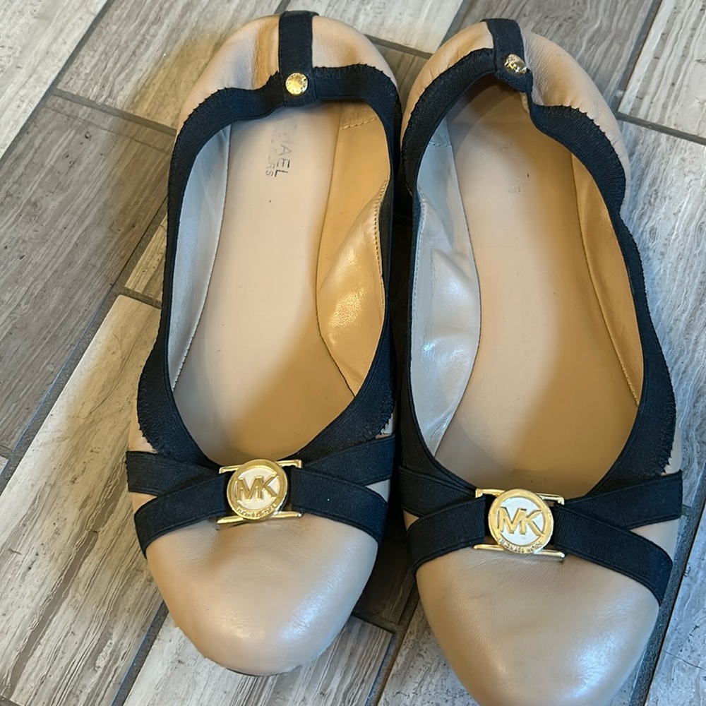 Michael Kors women’s flats size 10